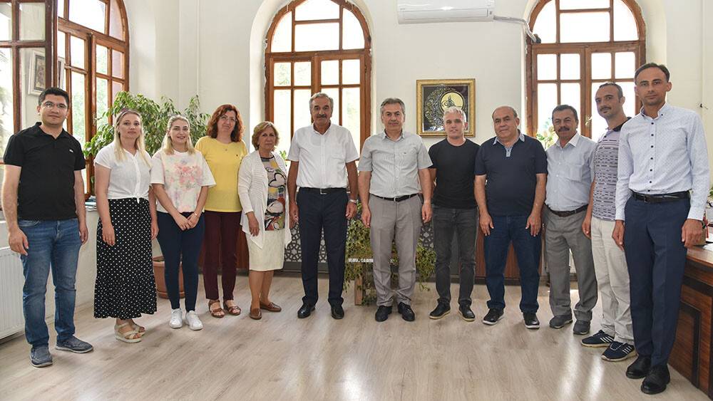 İl Milli Eğitim Müdürü Yiğit kurum çalışanları ile bayramlaştı