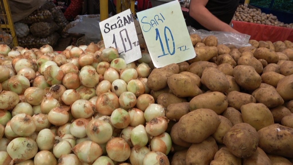 Pazarda sebze fiyatları düşüşe geçti