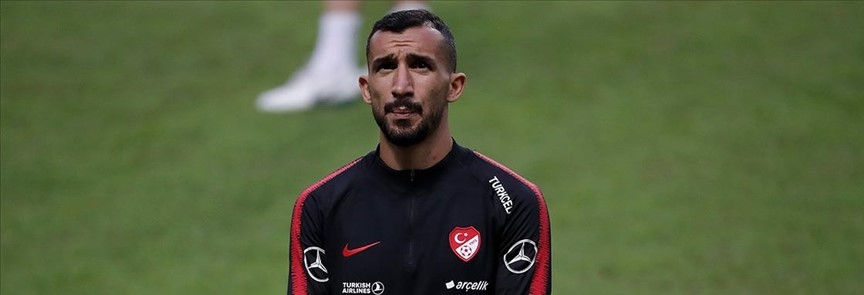Mehmet Topal, futbol kariyerini sonlandırdı