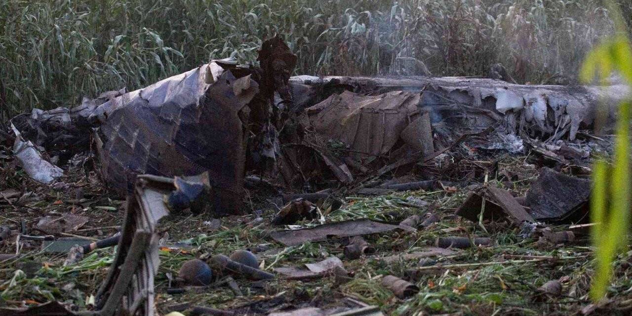 Yunanistan’da düşen kargo uçağındaki 8 kişi öldü