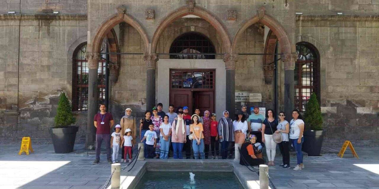 Gurbetçiler kültür turları ile Kayseri’yi keşfediyor