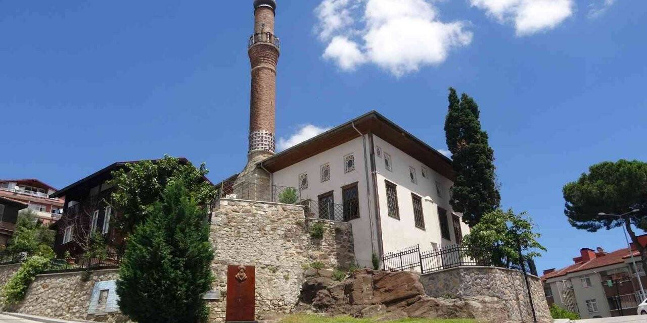 İzmit’in ilk camisi, manevi iklimiyle hayran bırakıyor