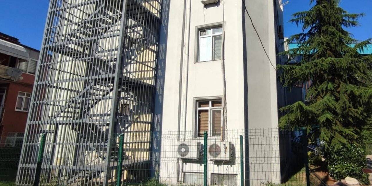 Gölcük Belediyesi’nin ustaları iş başında