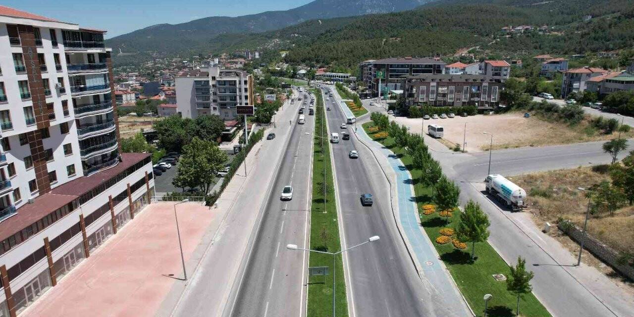 Antalya - Denizli karayolunda trafik sakinliğini koruyor