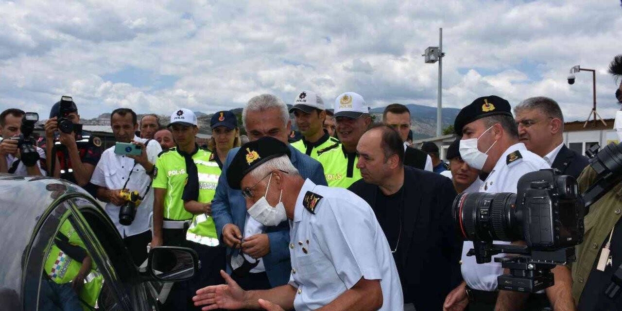 Karadeniz’in geçiş güzergahında Jandarma Genel Komutanı Orgeneral Çetin’den trafik denetimi
