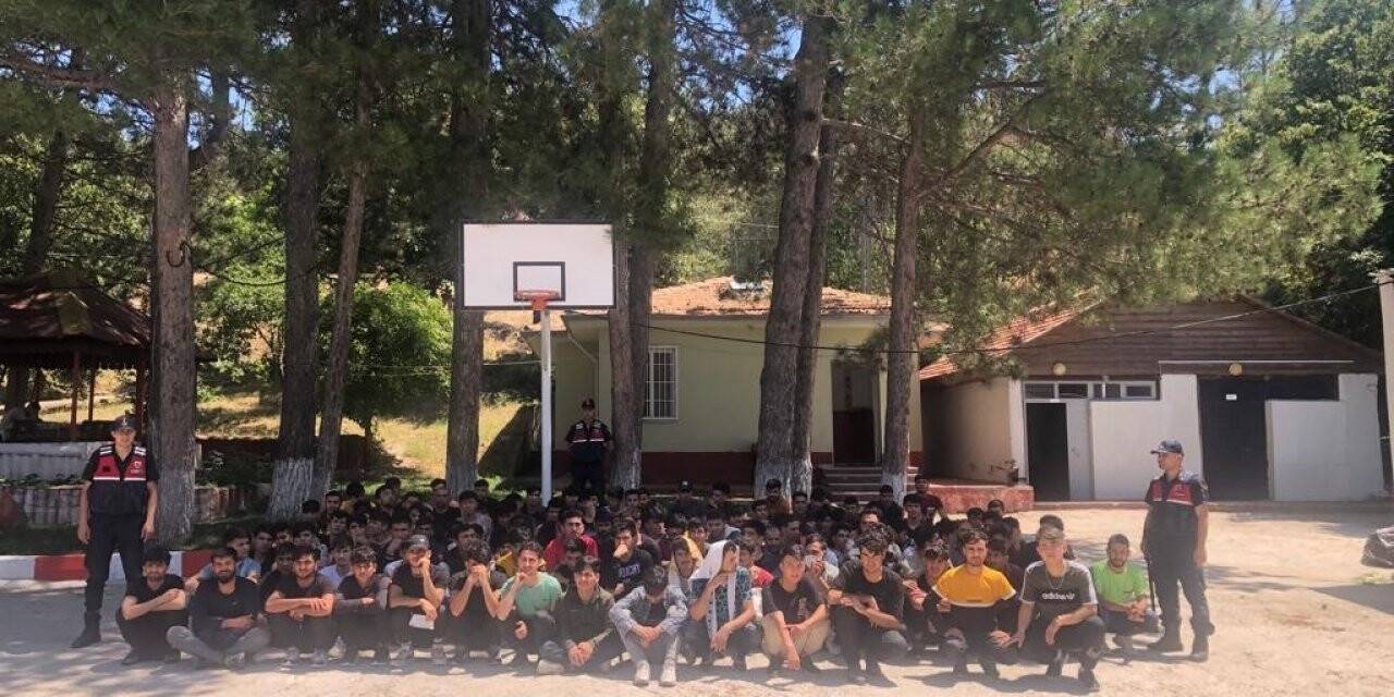 Kırklareli’nde 123 kaçak göçmen yakalandı, 6 organizatör tutuklandı