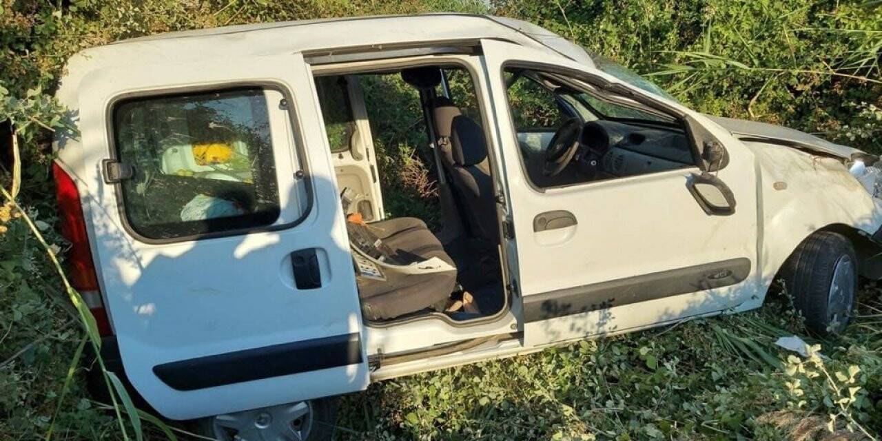 Manisa’da kontrolden çıkan kamyonet şarampole düştü: 5 yaralı