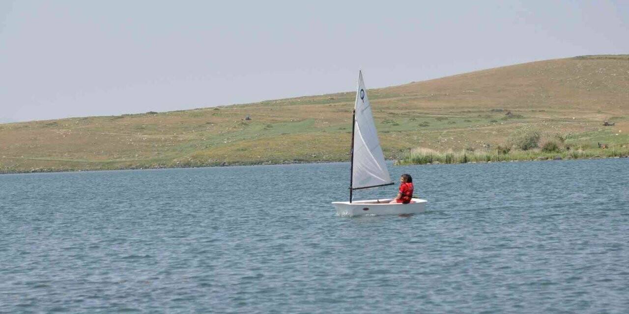 Çıldır Gölü, Ege ve Akdeniz sahillerini aratmıyor