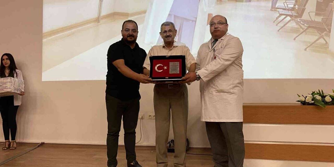 72 yaşında doktorluğa veda eden Latif Hoca: “Doktorlarımız gitmesin, memleketin onlara ihtiyacı var”