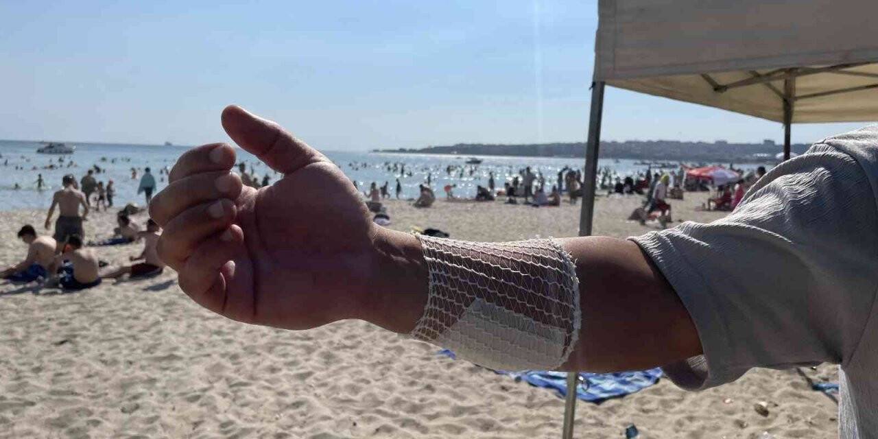 Vakaya müdahale eden cankurtarana döner bıçağıyla saldırdı