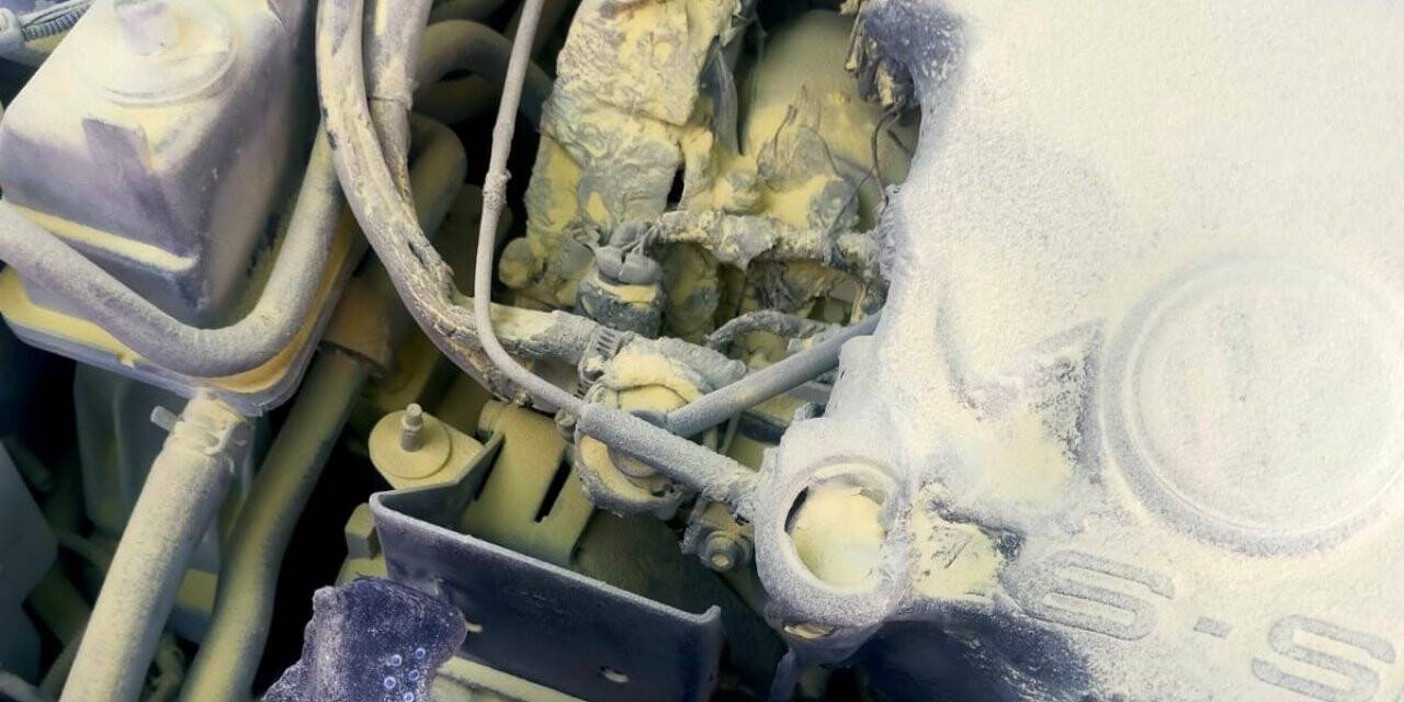 Otomobildeki yangın büyümeden söndürüldü