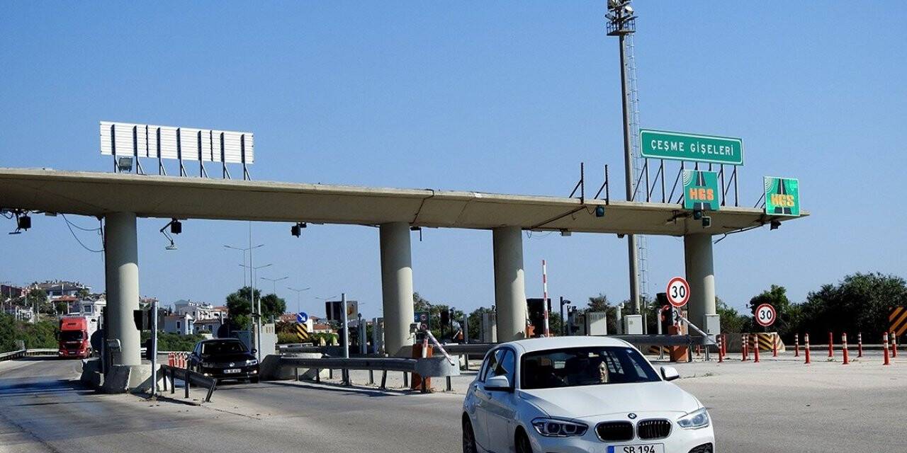 Bayram tatilinde Çeşme otoyolundan giriş-çıkış yapan araç sayıları belli oldu