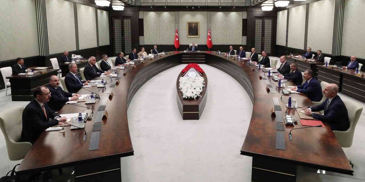 Cumhurbaşkanlığı Kabinesi, Cumhurbaşkanı Recep Tayyip Erdoğan  başkanlığında Beştepe’de  toplandı.