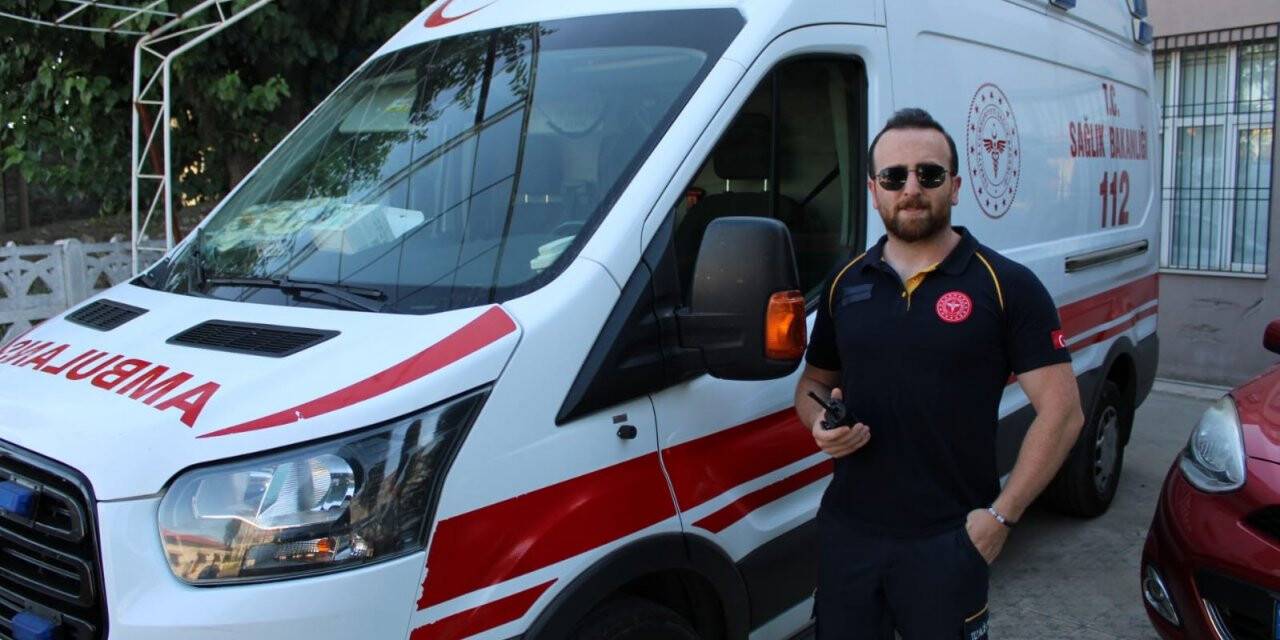 Zamanla yarışan ambulans şoförleri, duyarsız sürücülerin engeline takılıyor