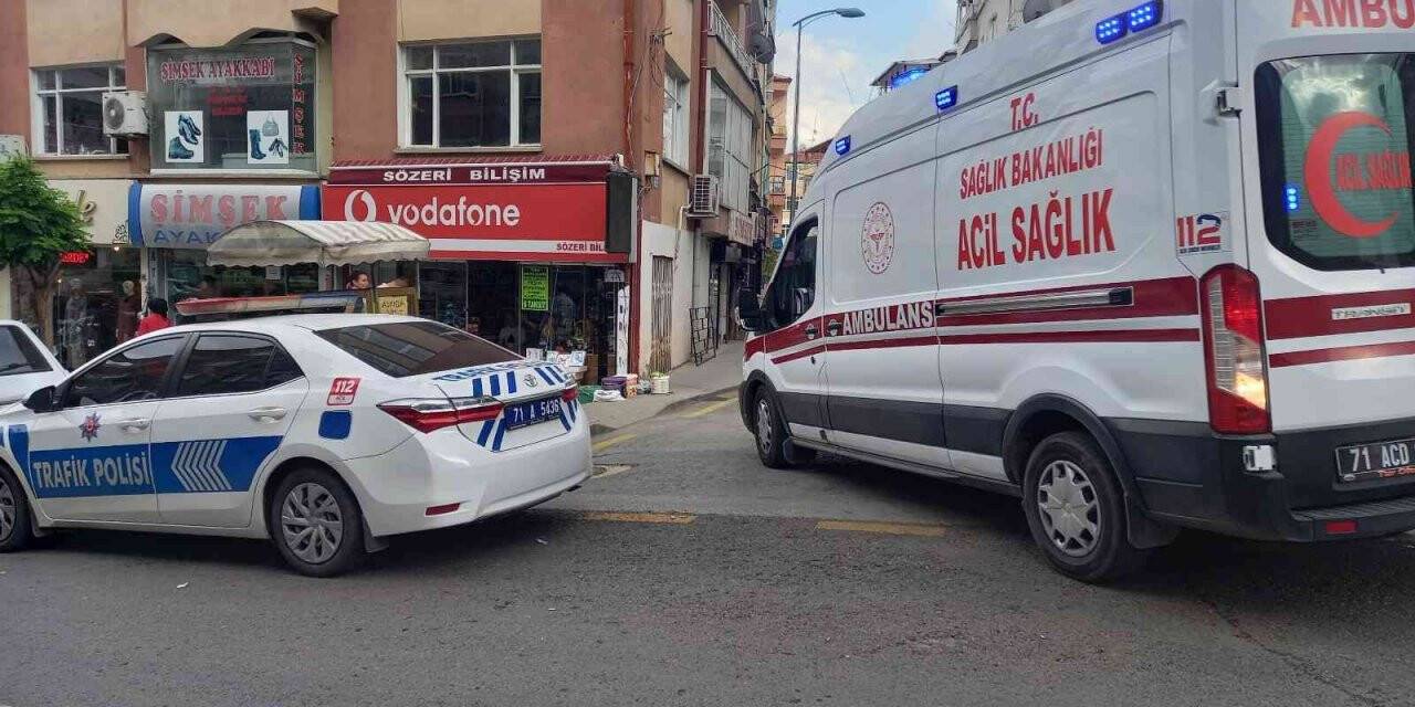 Motosikletin çarptığı yaşlı kadın yaralandı