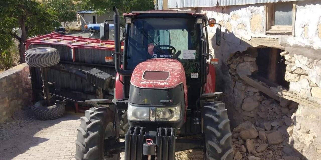 Devrilen römork duvara çaptı