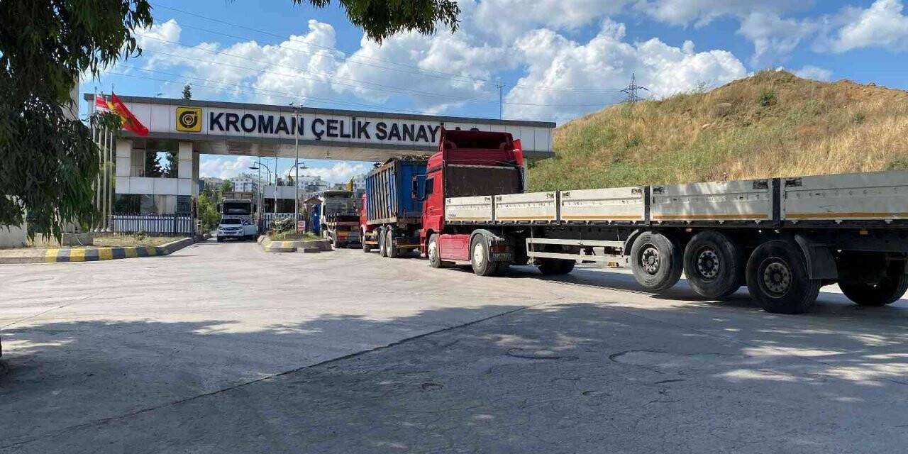 Fabrikanın bacasından çıkan duman isyan ettirdi