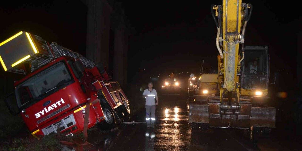 Ordu’da görevden dönen itfaiye aracı yan yattı: 1 itfaiye eri yaralı
