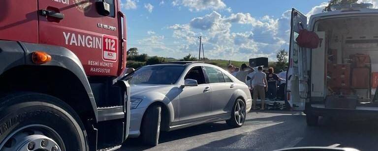 iki otomobil çarpıştı: 6 yaralı