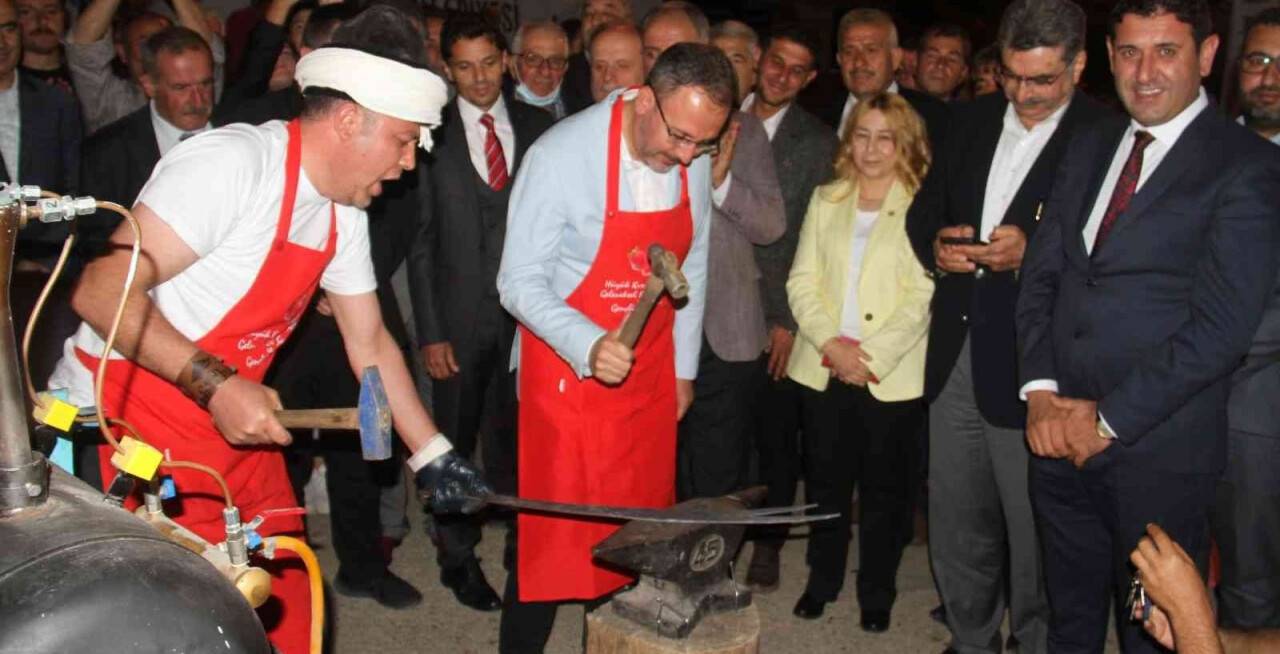 Bakan Kasapoğlu Gençlik ve Tarım Kampı’nın açılışını yaptı