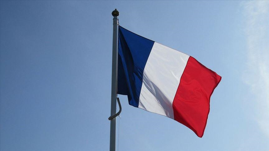 Fransa Hristiyanların da itiraz ettiği "İslami ayrılıkçılıkla mücadele" yasasında sorun görmedi