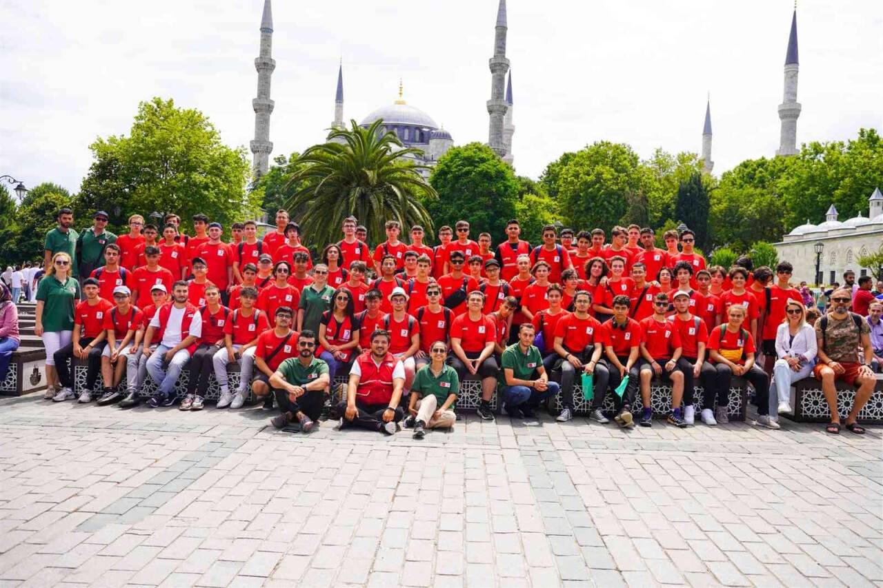 Kızılay kampları gençlerin gelişimine katkı sağlıyor