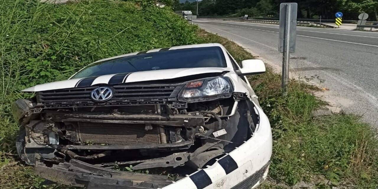 Hafif ticari araç kanala uçtu: 5 yaralı