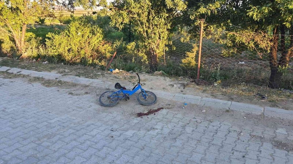 Patpat bisikletli çocuğu çarptı