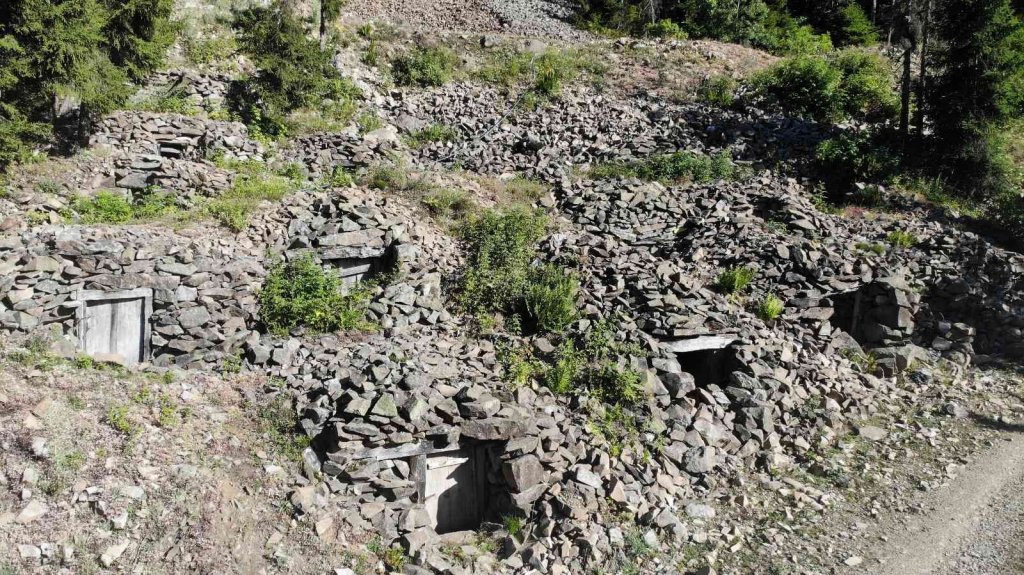 Artvin’de mağaradaki soğuk su kaynağı köylülerin doğal soğuk hava deposu oldu