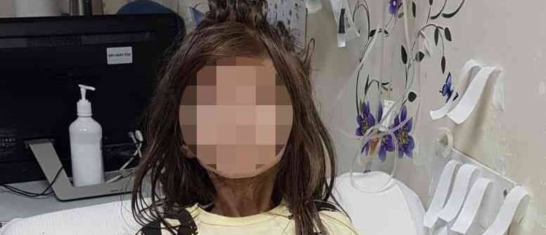 Çöp evde kilitli bulunan çocuk sosyal hizmetlere teslim edildi