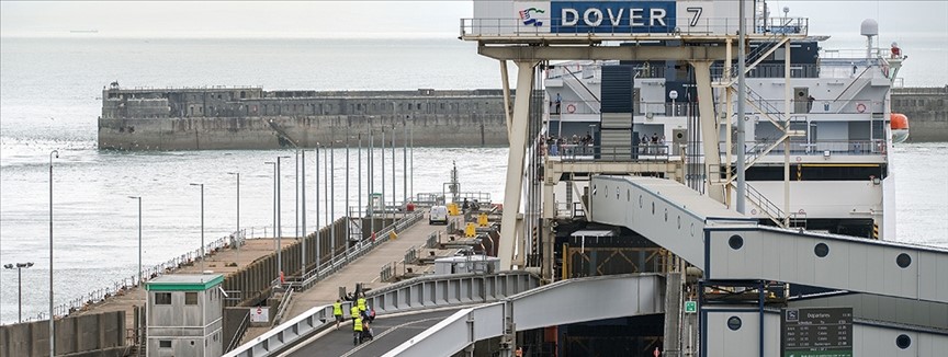 Dover Limanı'ndaki yoğunluk nedeniyle yolculara erken gelmeleri çağrısı yapıldı