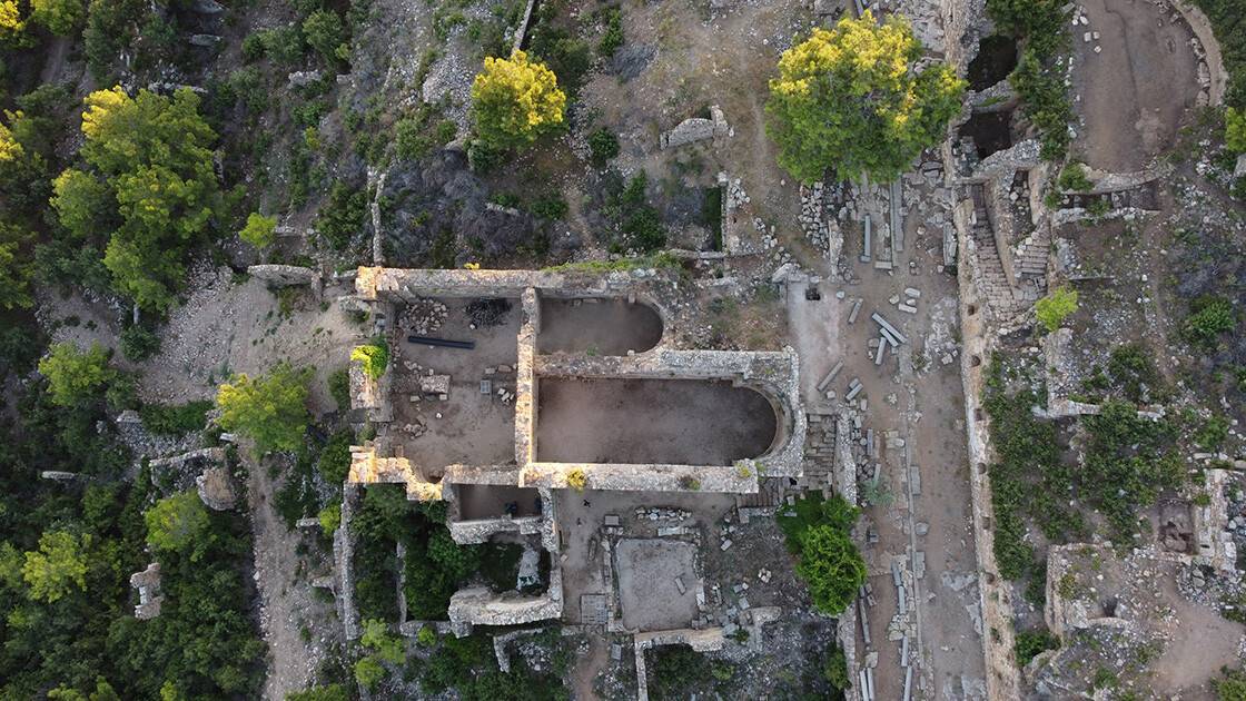 Alanya'da 164 metrekarelik Herakles mozaiği bulundu