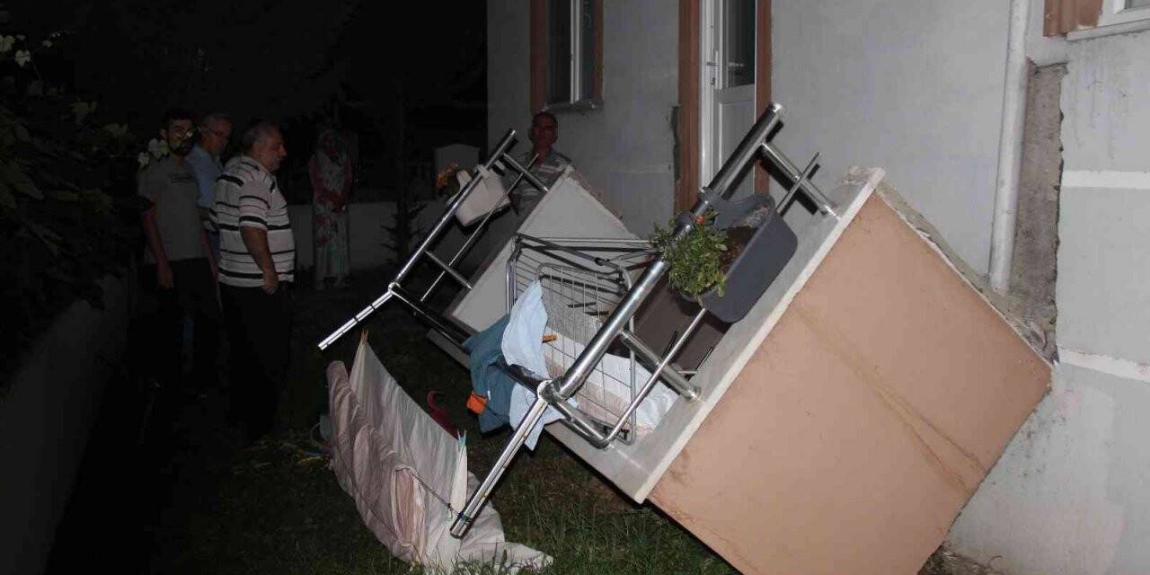 Oturdukları balkon çöken çift neye uğradığı şaşırdı