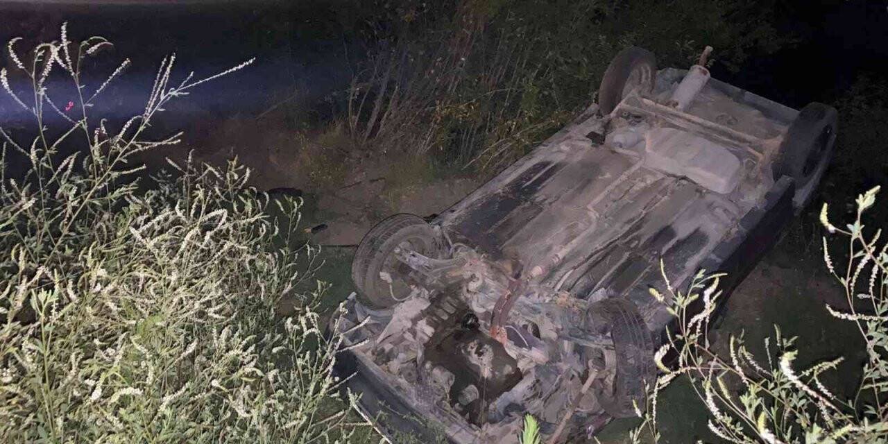 Bilecik’te şarampole yuvarlanan araç içinde bulunan 1 kişi yaralandı