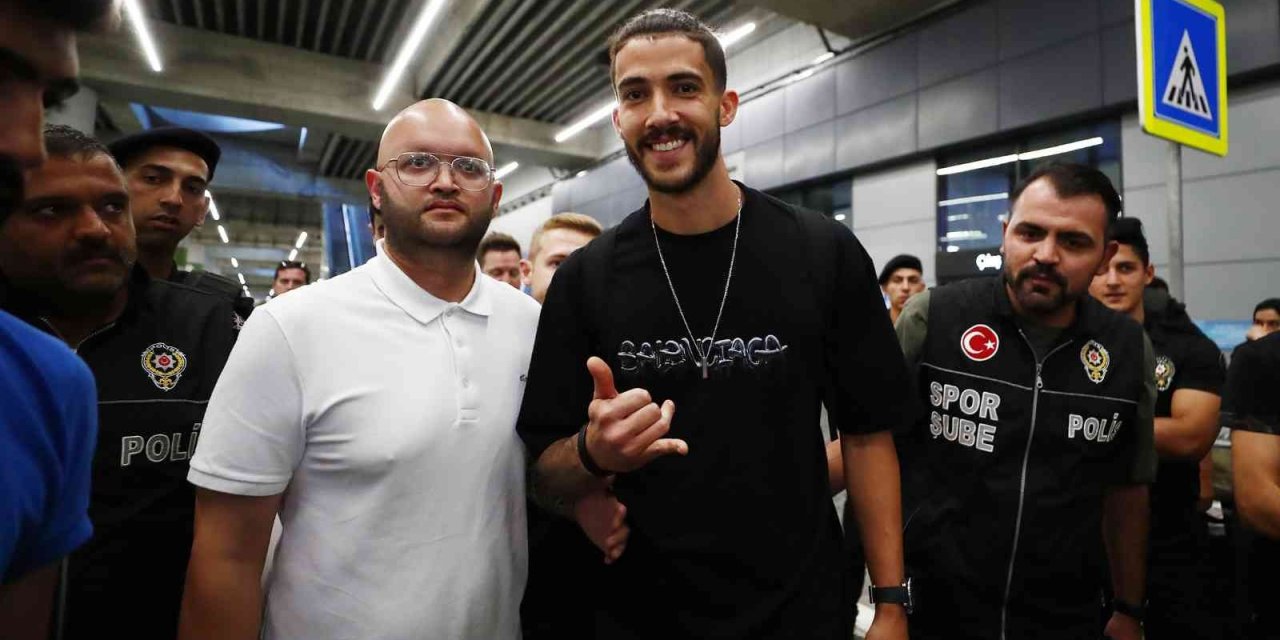 Fenerbahçe’nin anlaşmaya vardığı Gustavo Henrique İstanbul’da