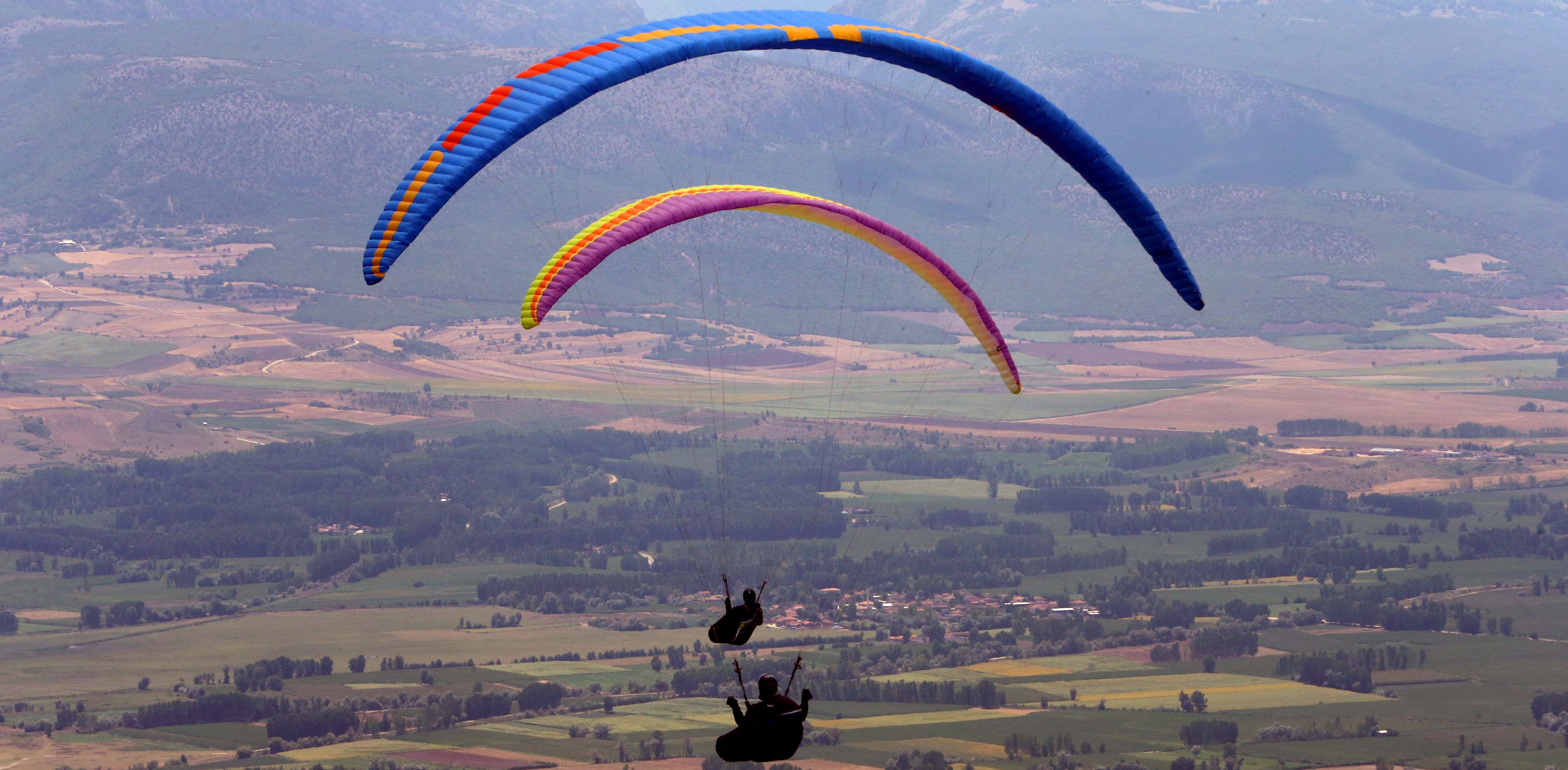 Türkiye Yamaç Paraşütü Mesafe Şampiyonası sürüyor