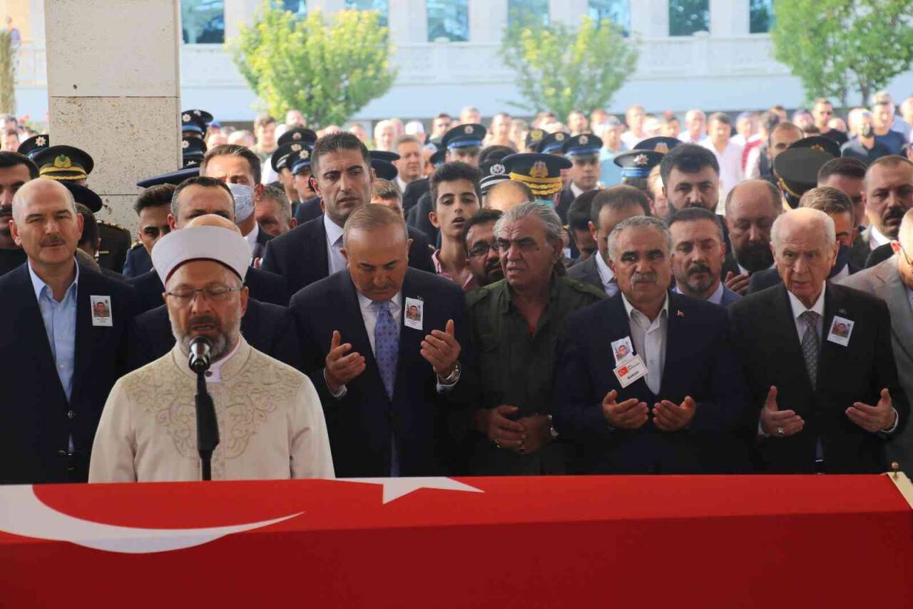 Fırat Kalkanı şehidi son yolculuğuna uğurlandı