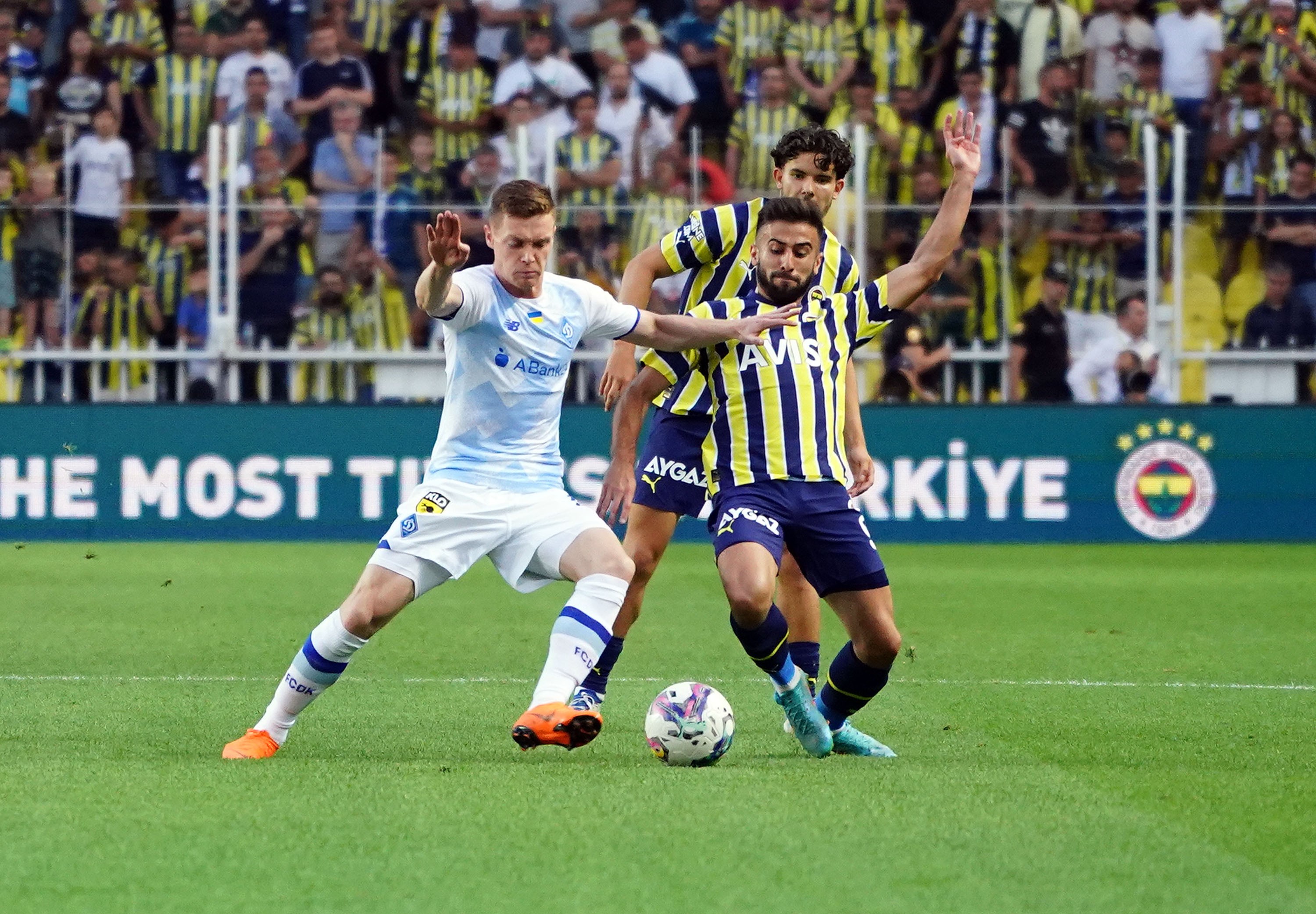 UEFA Şampiyonlar Ligi: Fenerbahçe: 0 - Dinamo Kiev: 0 (İlk yarı)