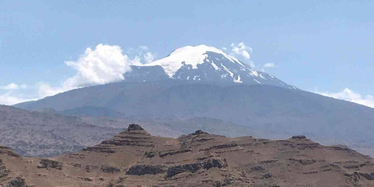 Sıcak havalar Dağı’ndaki karları eritti