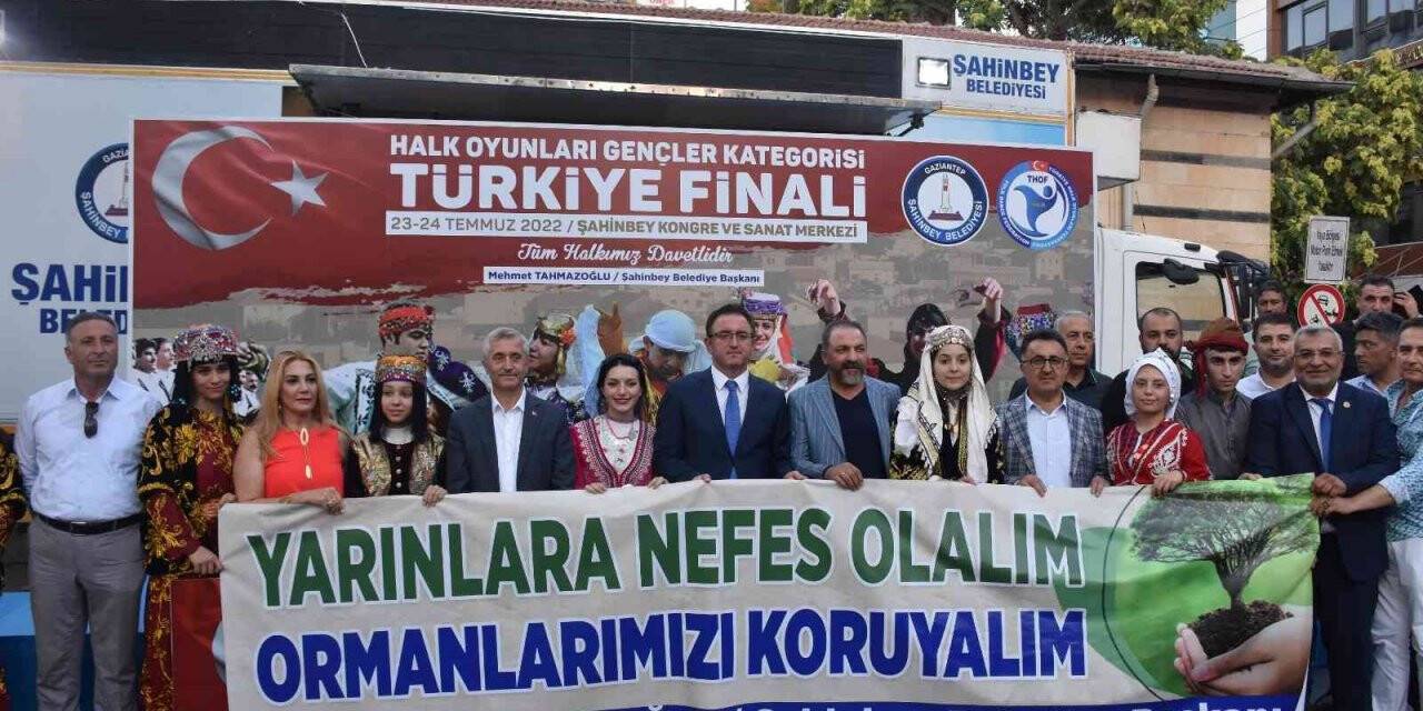 Şahinbey Belediyesi halk oyunları finaline ev sahipliği yaptı