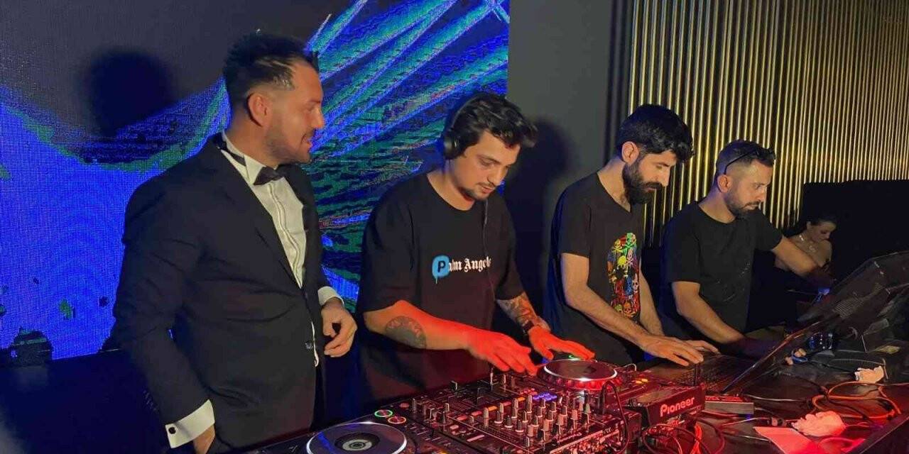 İstanbul’da görkemli açılış