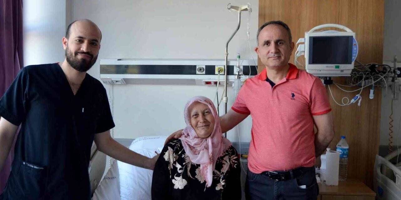 Göğsünü kaybetmeden kanserden kurtuldu