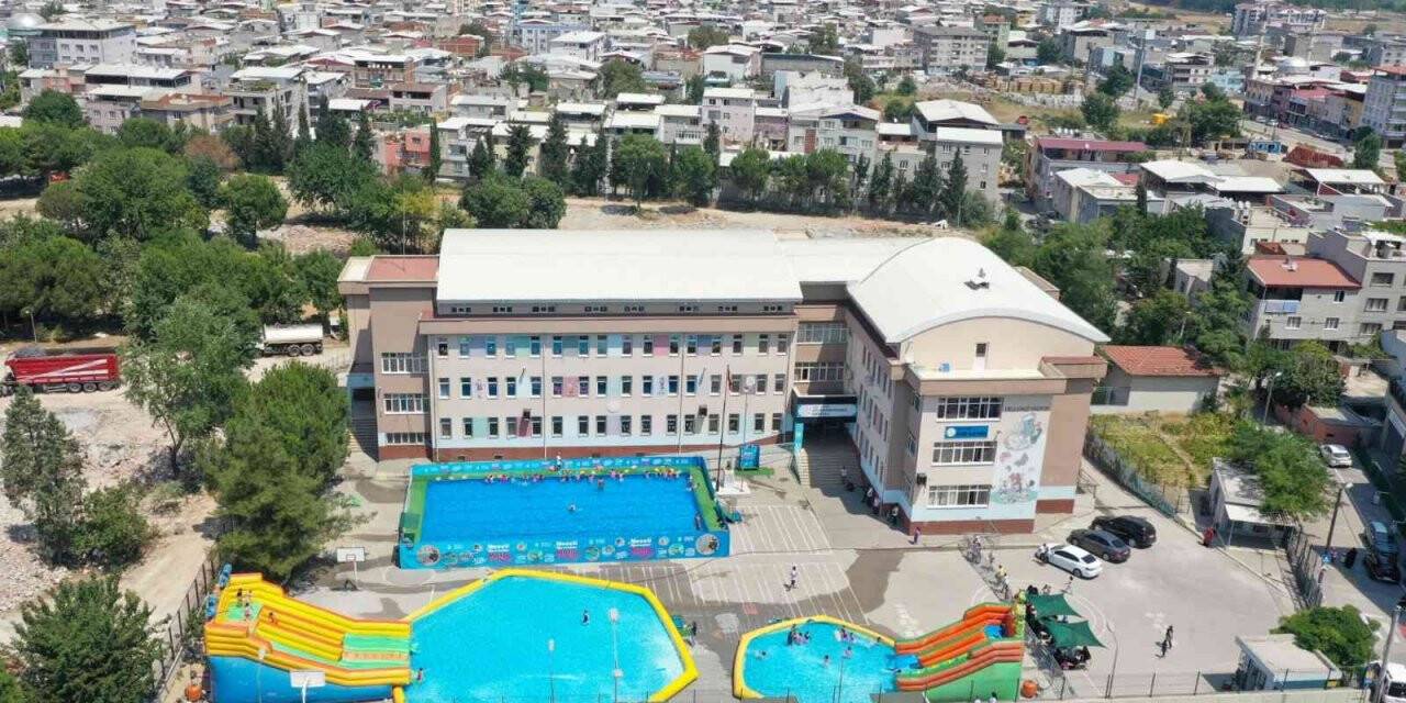 Bursa’da okul bahçeleri tatil köyüne dönüştü