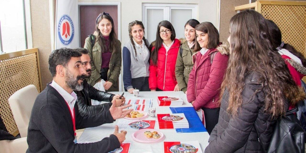 Hakkari Üniversitesinden öğrencilere tercih desteği