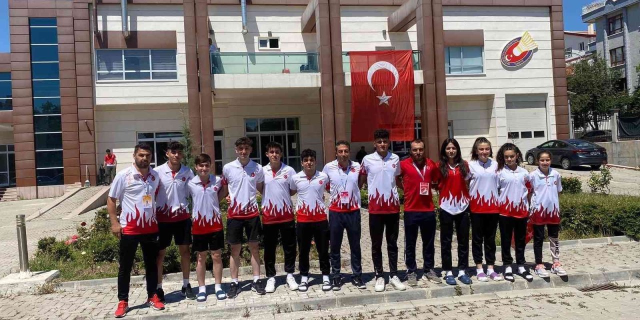 Melikgazi’nin 10 badminton sporcusu milli takına seçildi