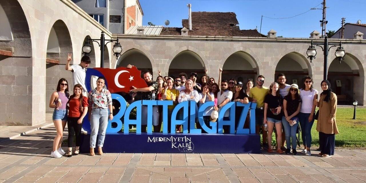 Yabancı öğrenciler Battalgazi’ye hayran kaldı