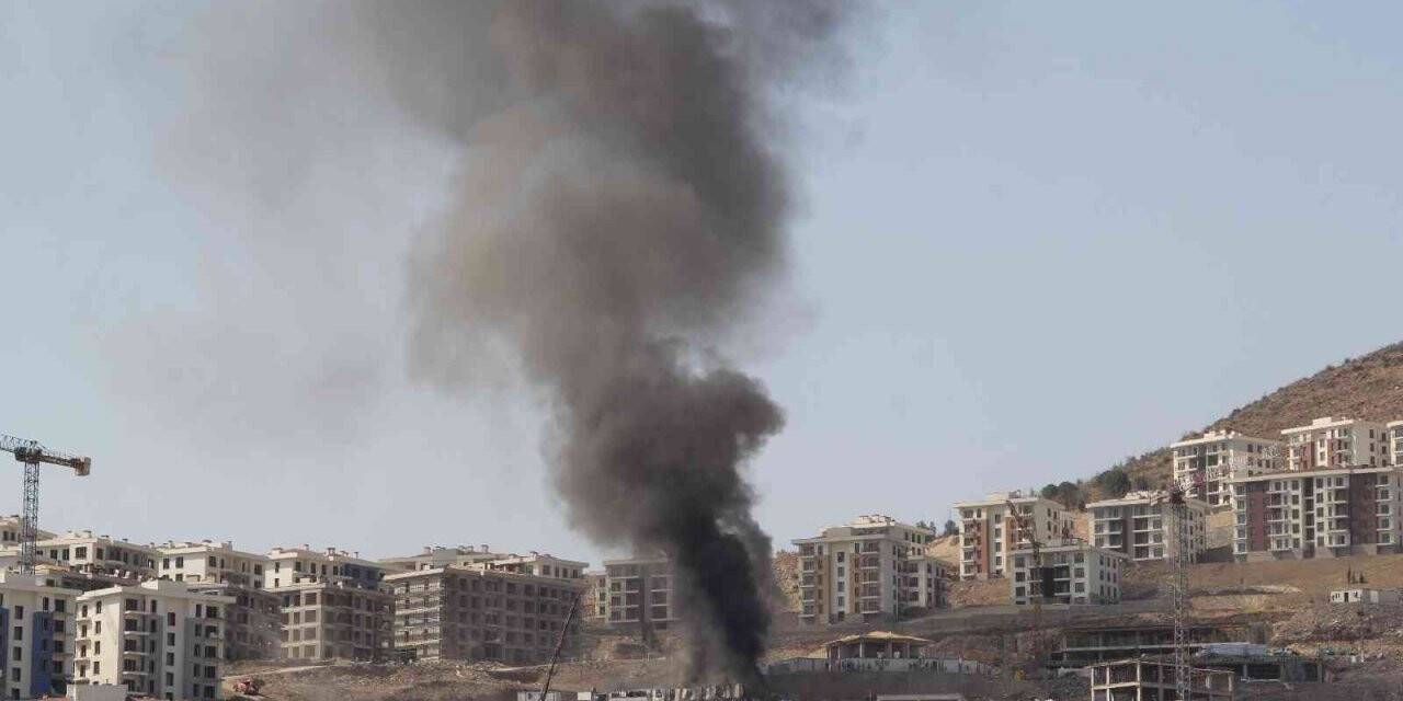 İşçilerin konakladığı konteynerler alevlere teslim oldu