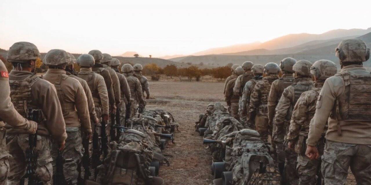 Erzincan’da teröristlerce kullanılan 4 katlı sığınak imha edildi