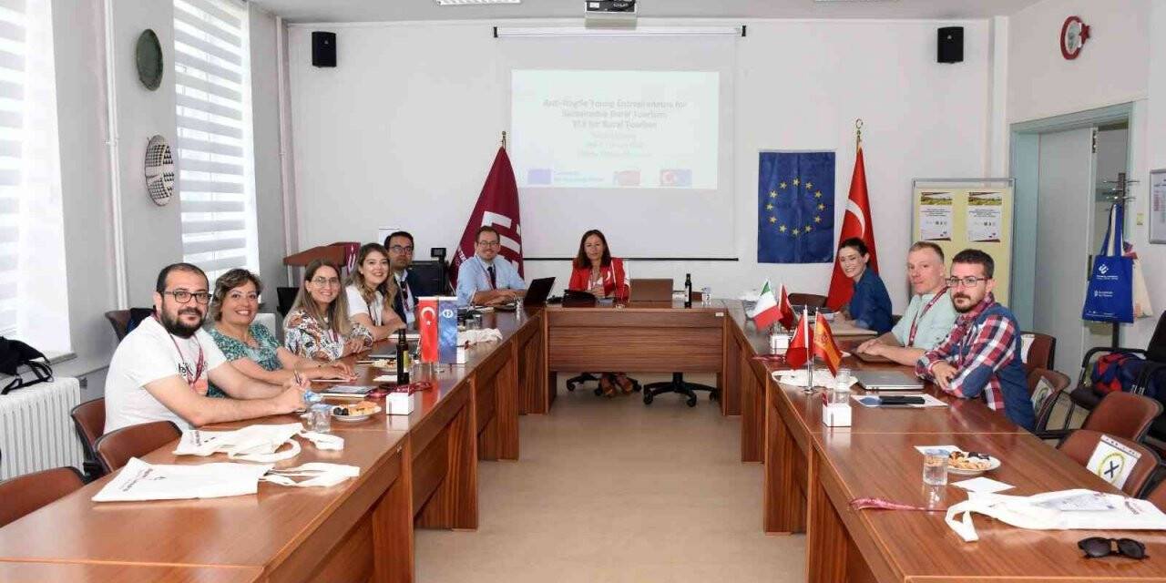 Kırsal Turizm için Dayanıklı Genç Girişimciler Erasmus + KA220 projesinin başlangıç toplantısı yapıldı