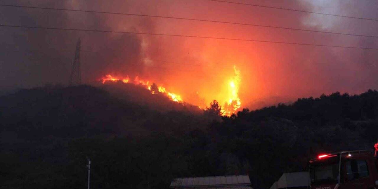Söke’deki yangına gece görüşlü helikopterler sevk edildi